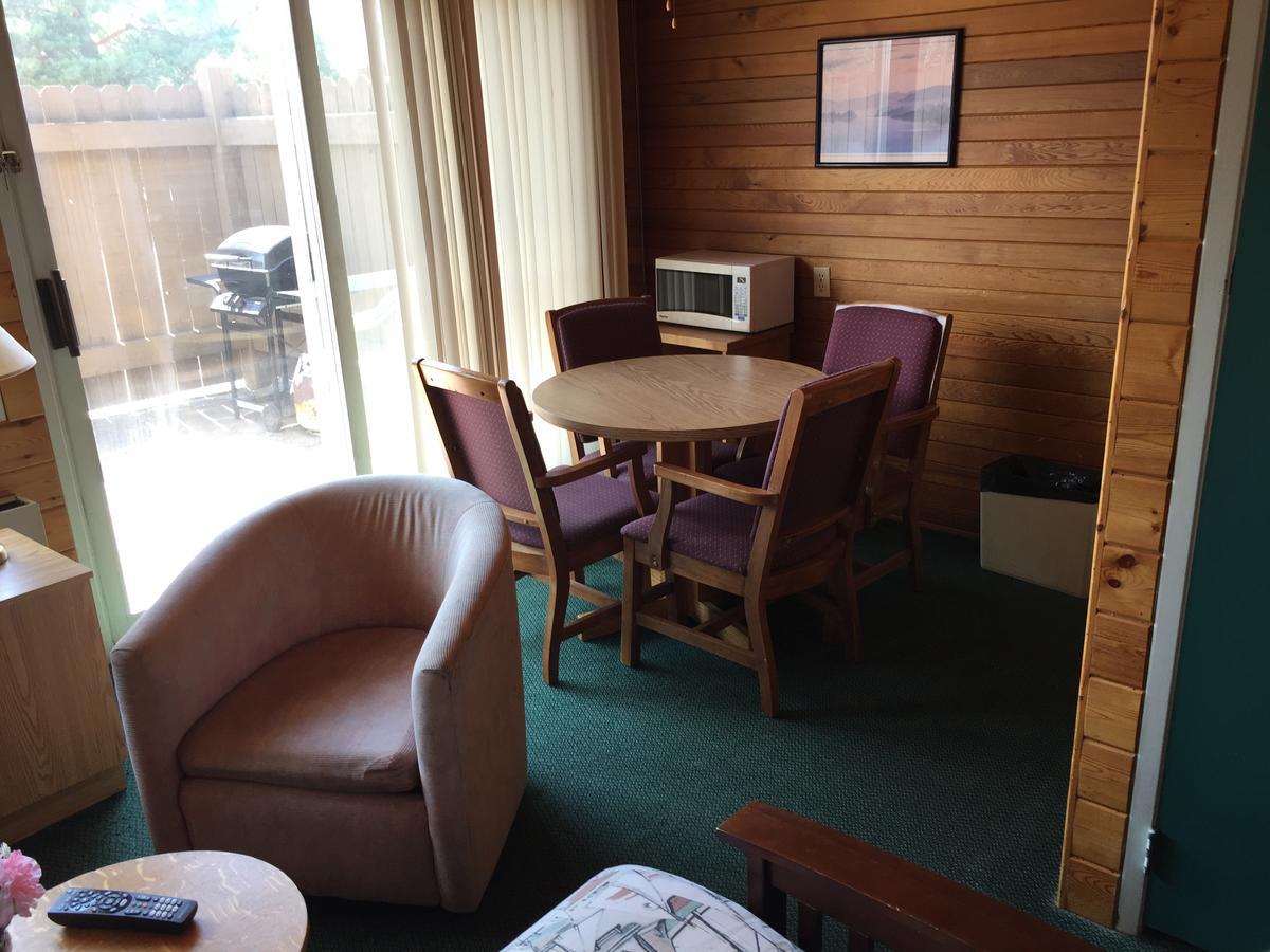 Falcon Lake Hotel Luaran gambar