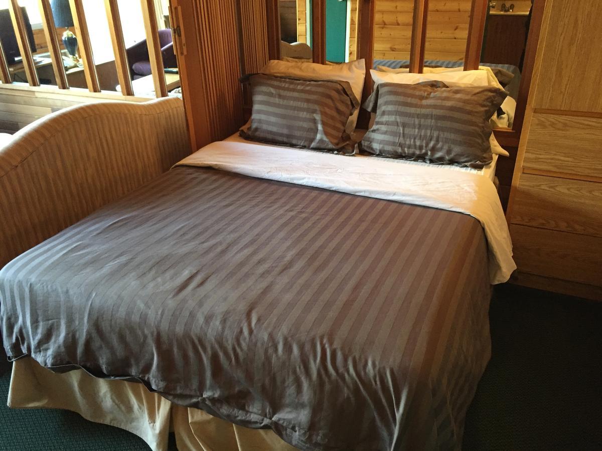 Falcon Lake Hotel Luaran gambar