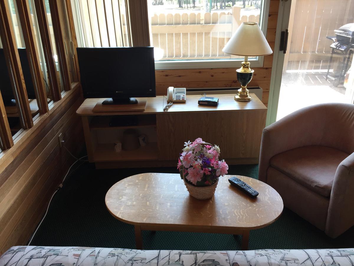 Falcon Lake Hotel Luaran gambar