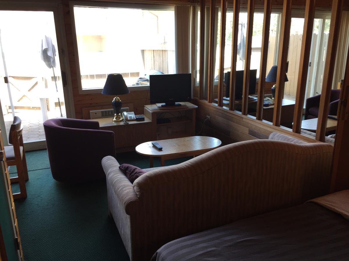 Falcon Lake Hotel Luaran gambar