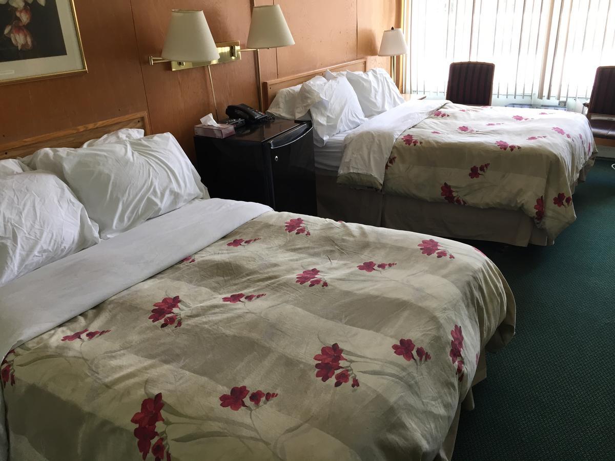 Falcon Lake Hotel Luaran gambar