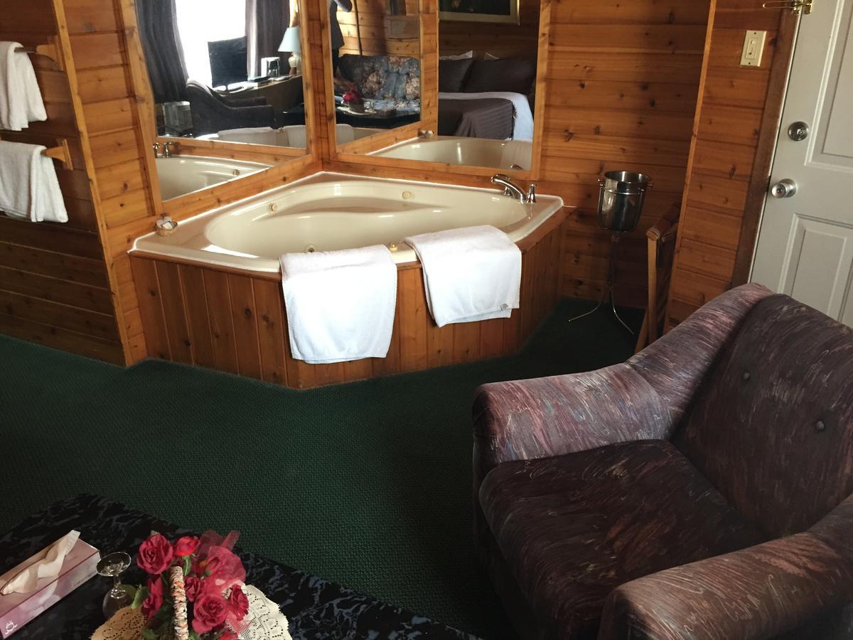 Falcon Lake Hotel Luaran gambar