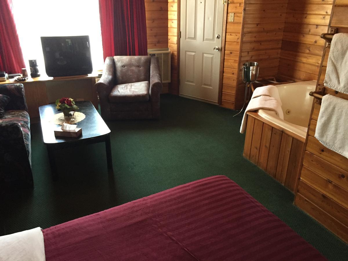 Falcon Lake Hotel Luaran gambar